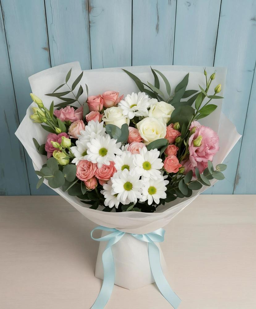 Букет цветов из: Розы, Лизиантусы и Хризантемы в Вышестеблиевской