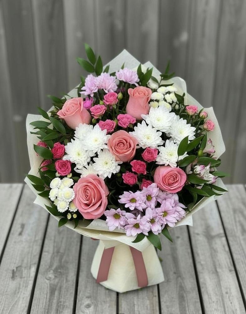 Букет цветов из: Альстромерии, Гвоздики, Розы и Хризантемы в Вышестеблиевской