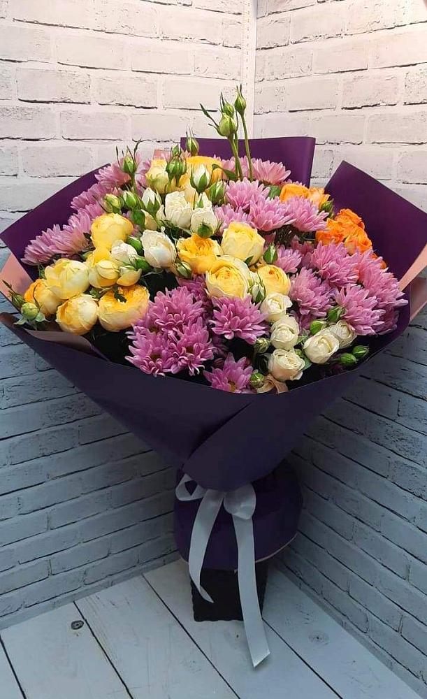 Букет цветов из: Хризантемы и Розы в Вышестеблиевской