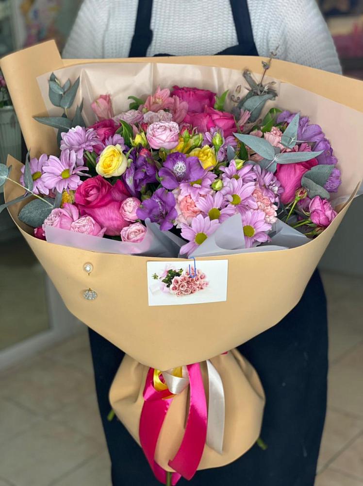 Букет цветов из: Хризантемы, Гвоздики и Альстромерии в Вышестеблиевской