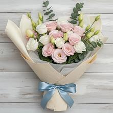 Букет цветов из:  Лизиантусы в Вышестеблиевской