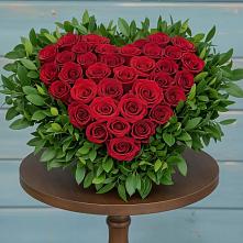 Цветочная композиция из Розы в виде сердца в Вышестеблиевской