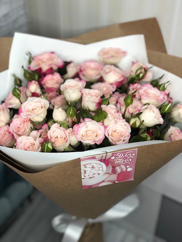 Букет цветов из: Розы в Вышестеблиевской