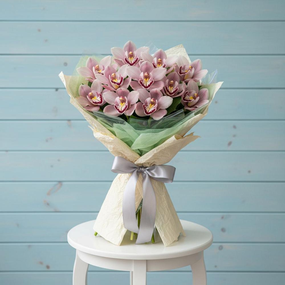 Букет цветов из: Орхидеи и Розы в Вышестеблиевской