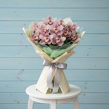 Букет цветов из:  Орхидеи и Розы в Вышестеблиевской