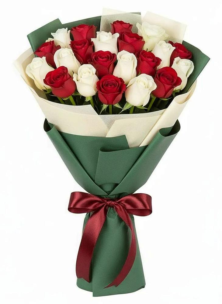 Букет Микс из красных и белых роз в Вышестеблиевской