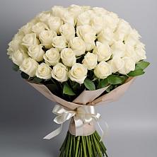 Букет 101 беля роза Белоснежка в Вышестеблиевской