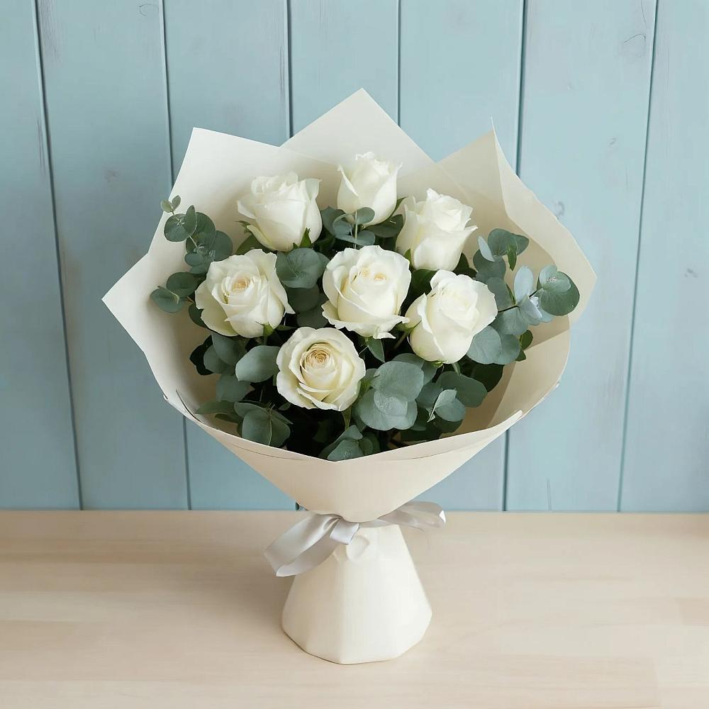 Букет Белые розы в Эвкалипте в Вышестеблиевской