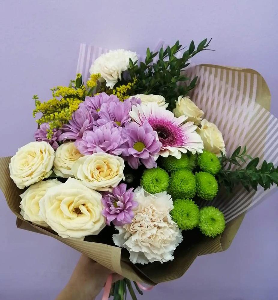 Букет цветов из: Хризантемы, Розы, Гвоздики и Герберы в Вышестеблиевской