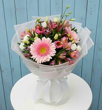 Букет цветов из:  Герберы, Альстромерии и Лизиантусы #REPLACE_PRED# Вышестеблиевской