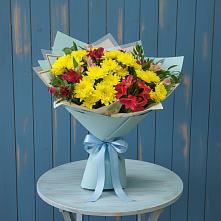 Букет цветов из:  Альстромерии и Хризантемы в Вышестеблиевской