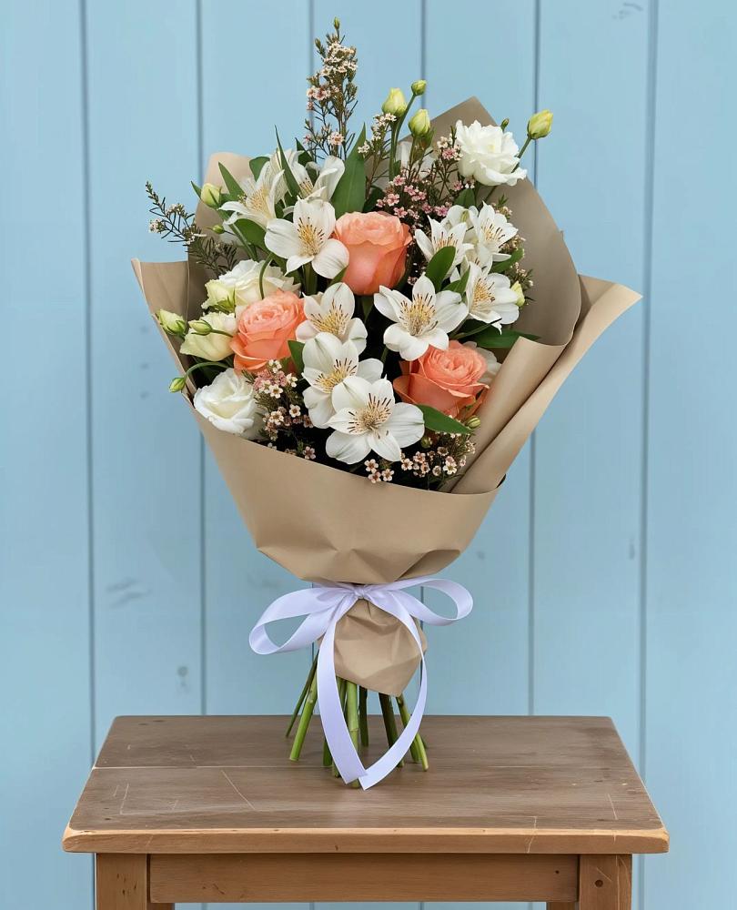 Букет цветов из: Альстромерии, Лизиантусы, Розы и Хризантемы в Вышестеблиевской