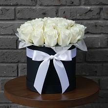 Цветочная композиция из Розы в шляпной коробке в Вышестеблиевской